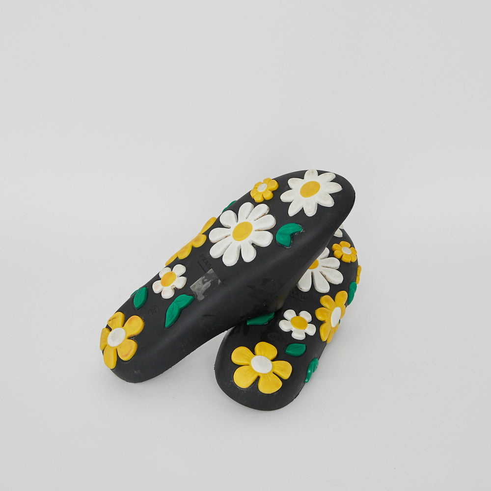 
            
                Load image into Gallery viewer, PRADA Rubber Floral Slides sz38
            
        