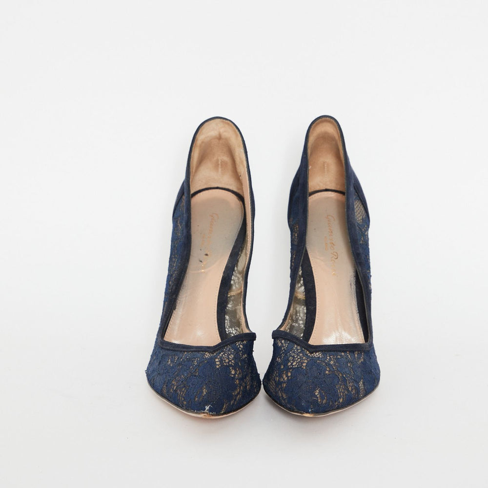 
            
                Load image into Gallery viewer, Gianvito Rossi Lace Pumps Sz 40.5
            
        