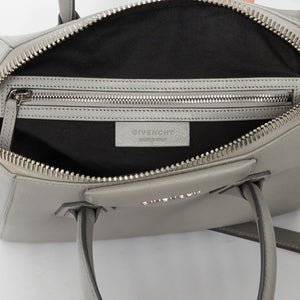 
            
                Load image into Gallery viewer, Givenchy Antigona Small Bag
            
        