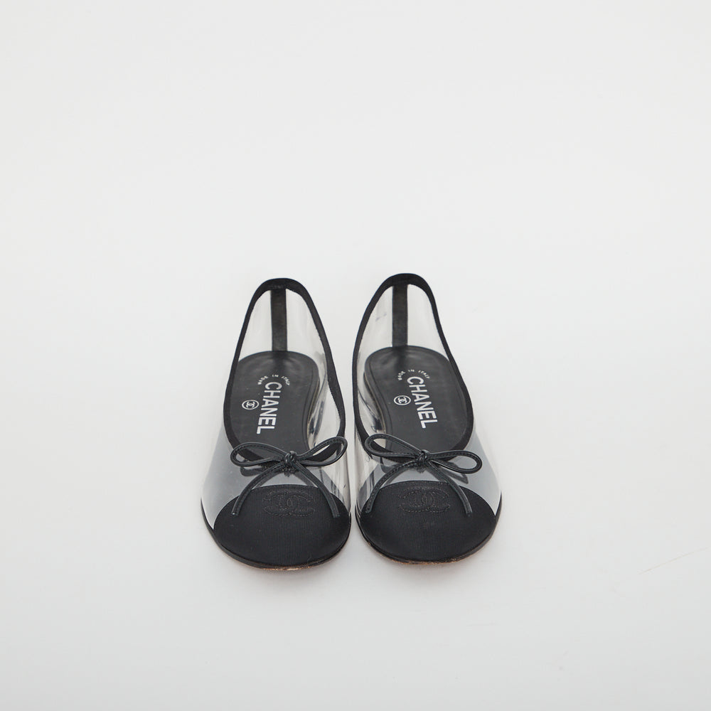 
            
                Load image into Gallery viewer, Chanel ballet flats Sz 38c
            
        